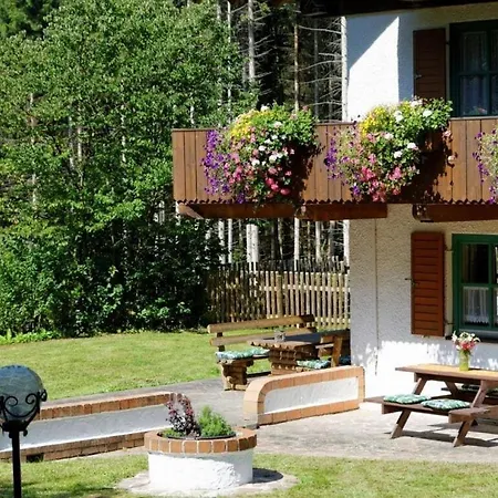 Feriehus Waldhaus Sonnenberg 1 *
